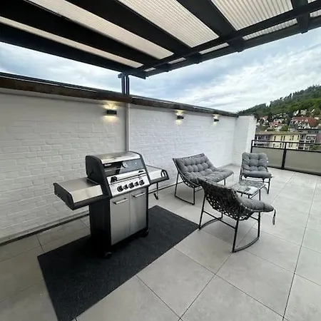 Lit Living - Luxury Penthouse - Box Spring - Best View Apartment